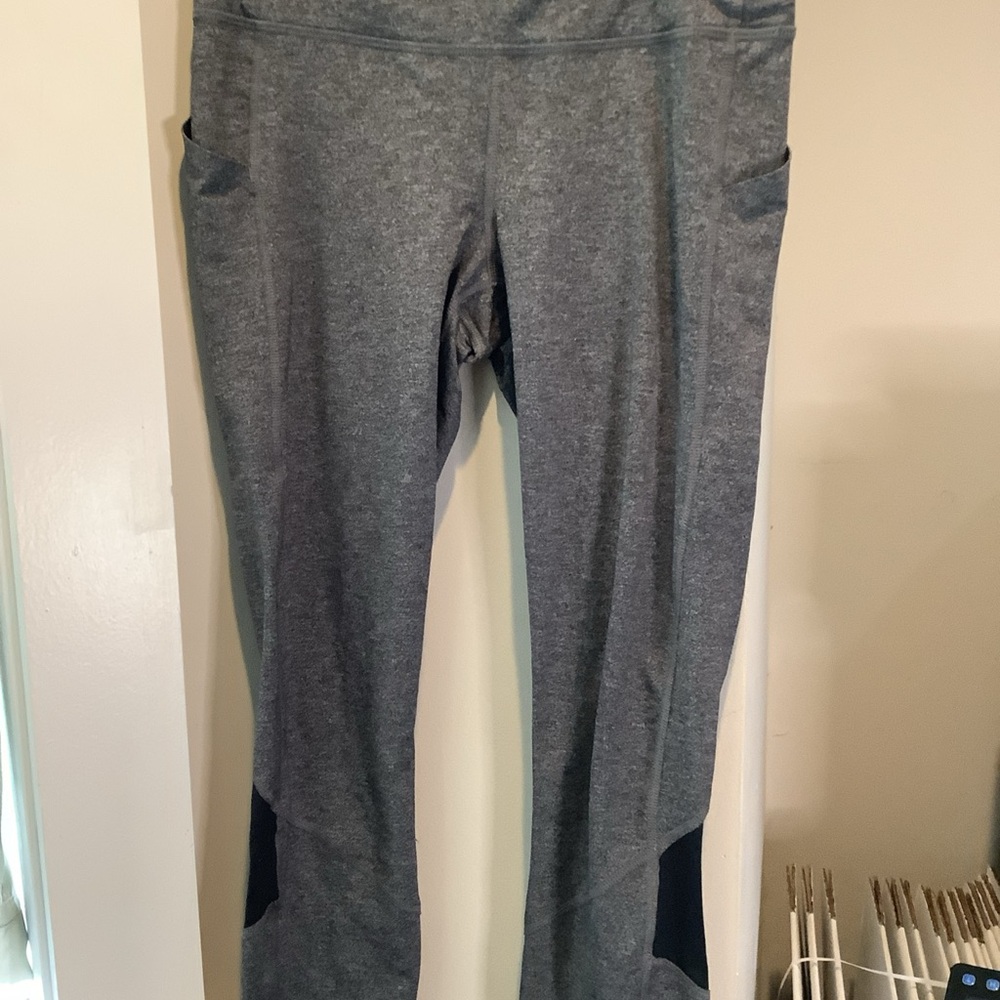 Lululemon cropped Leggings Sz 6
